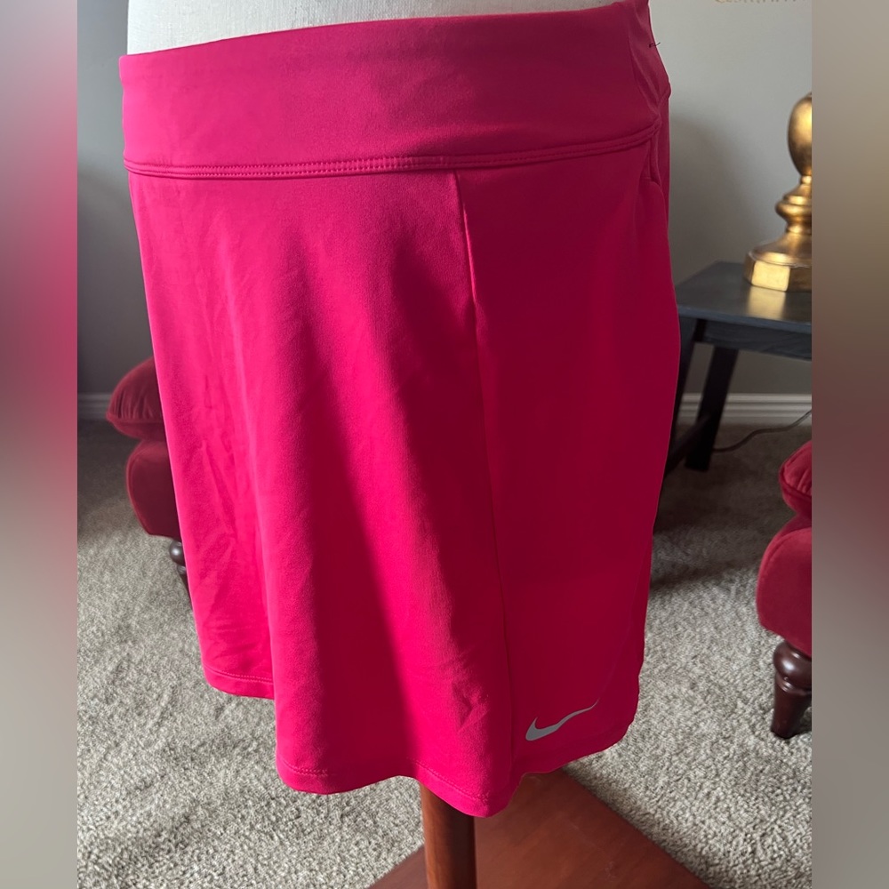Nike Dri-FIT Tennis Skirt with pockets. - Picture 6 of 6
